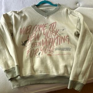 NEW Taylor Swift 1989 Sweatshirt
